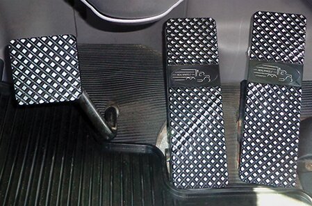 Peterbilt 379 / 386 / 388 / 389 Billet Pedal Sets - Raised Black Diamond Pattern